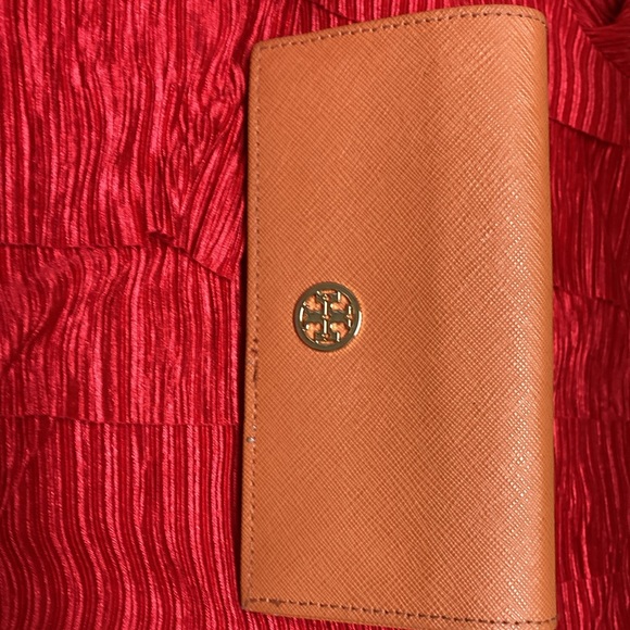 Tory Burch Women’s Prescription Sunglasses and Case - Picture 8 of 16